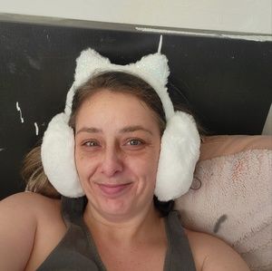 Meet your Posher, Traci